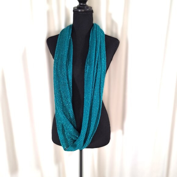 Steve Madden Teal Metallic Knit Infinity Circle Scarf Open Knit Fishnet NWT - Picture 4 of 10